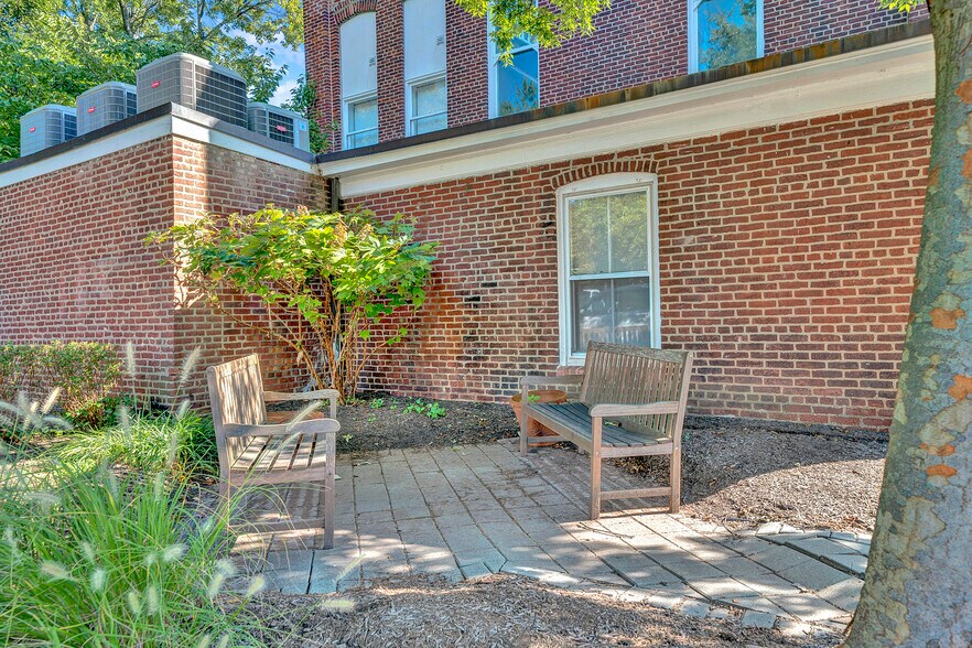 More Photos Of 24 N Main St, Pennington Loft Creative Space For Lease