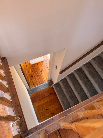 More Photos Of 199 Union St, Occoquan Storefront Retail Residential For Sale