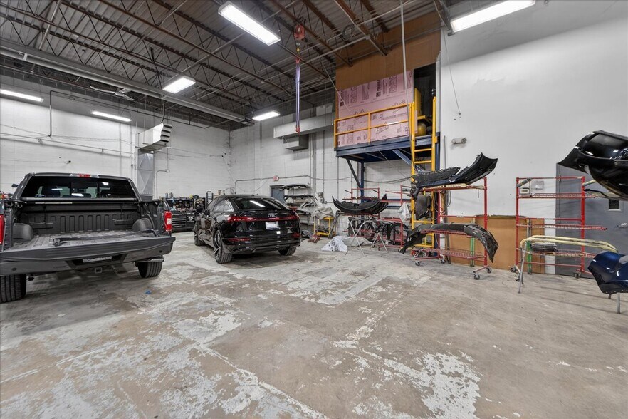 More Photos Of 2005-2007 W 103rd Ter, Leawood Service For Sale