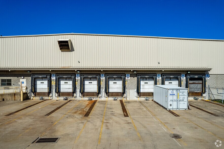 More Photos Of 1080 River Ave, Pittsburgh Warehouse For Lease