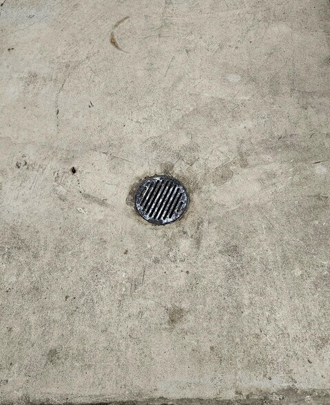 More Photos Of 8107 Ridgeway Ave, Skokie Warehouse For Sale