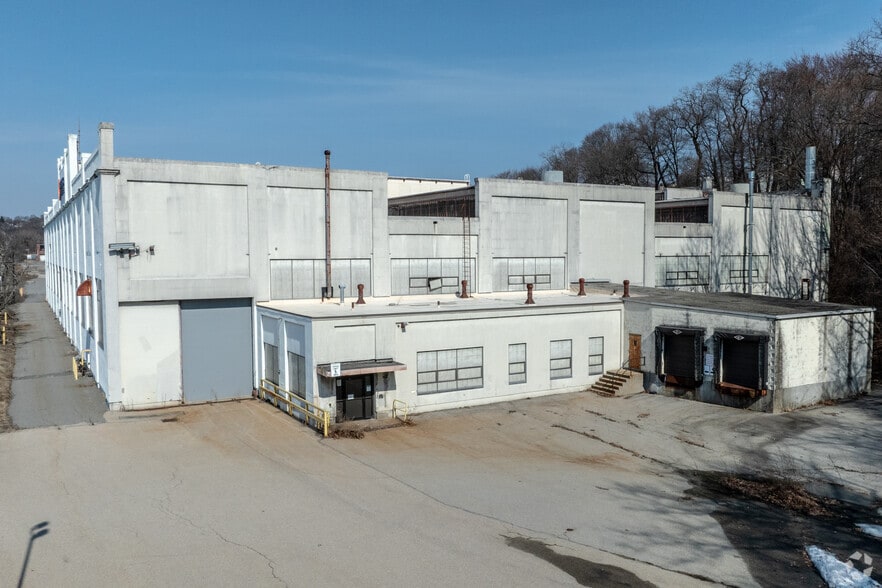 More Photos Of 40-88 Crescent St, Worcester Manufacturing For Sale