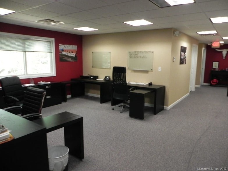 More Photos Of 8 Route 80, Killingworth Warehouse For Lease