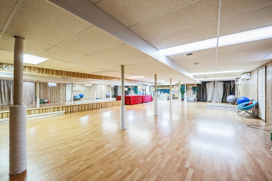 More Photos Of 1 N Valley Ave, Vineland Office Residential For Sale