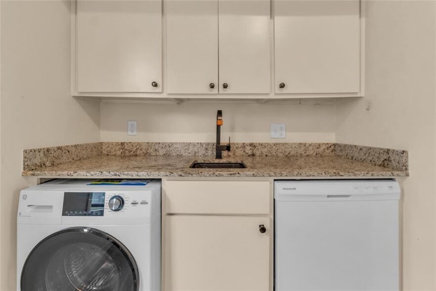 More Photos Of 1838 NW 11th St, Oklahoma City Apartments For Sale