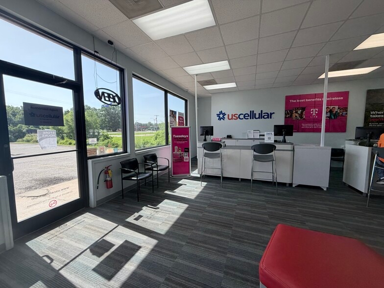 More Photos Of 4007 Parkview Dr, Pittsburg General Retail For Lease