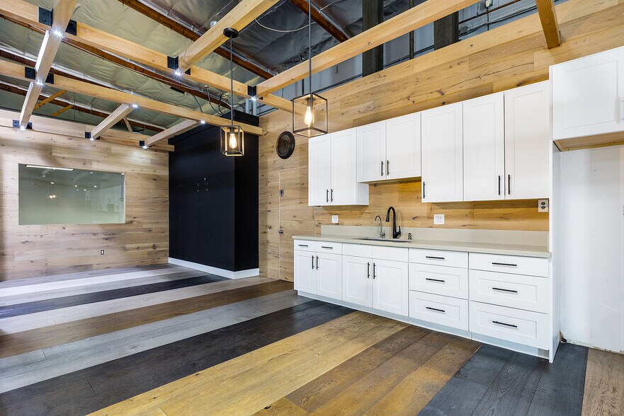 More Photos Of 12300 Denholm Dr, El Monte Warehouse For Sale