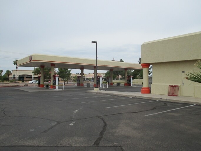 More Photos Of 805 N McQueen Rd, Gilbert Service Station For Lease