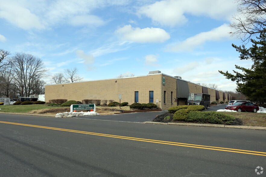 More Photos Of 2014 Ford Rd, Bristol Light Distribution For Lease