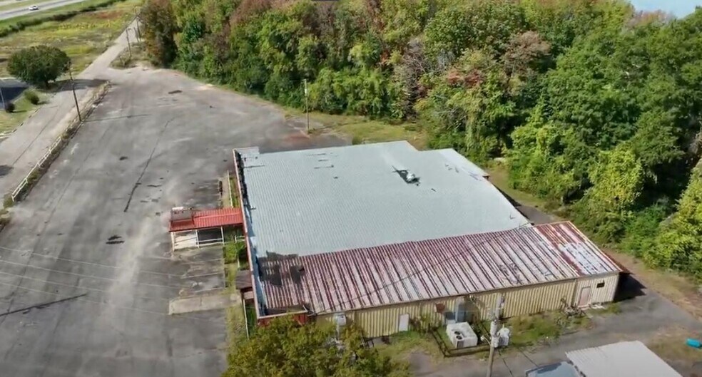 More Photos Of 108 W Birch St, Russellville Freestanding For Sale