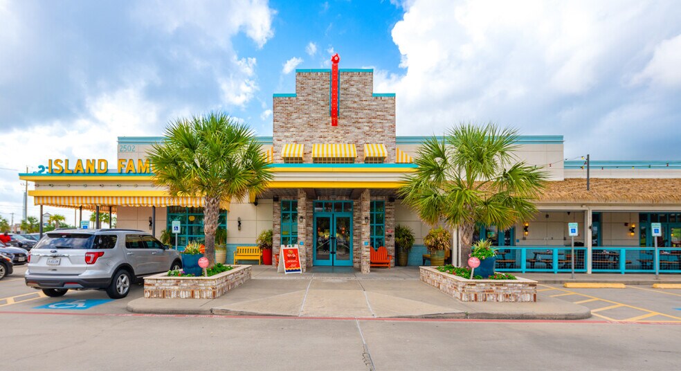 More Photos Of 2502 Gulf Fwy S, League City Restaurant For Sale