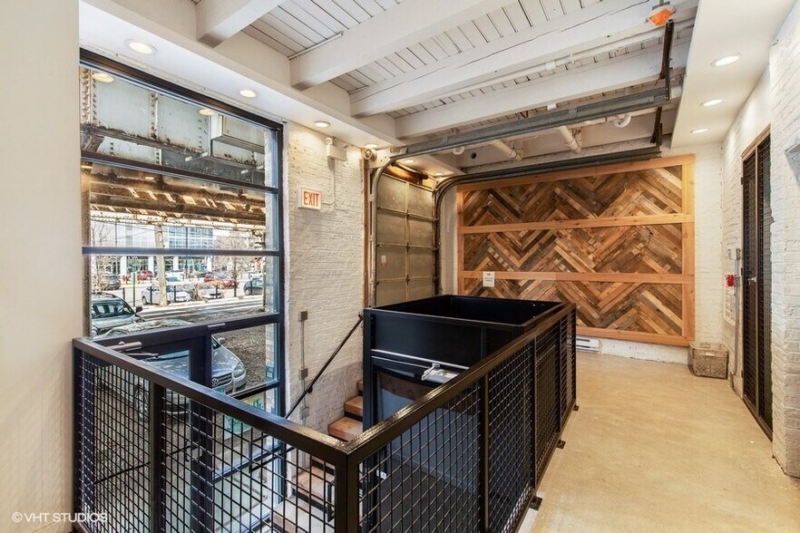 More Photos Of 314 W Institute Pl, Chicago Loft Creative Space For Lease