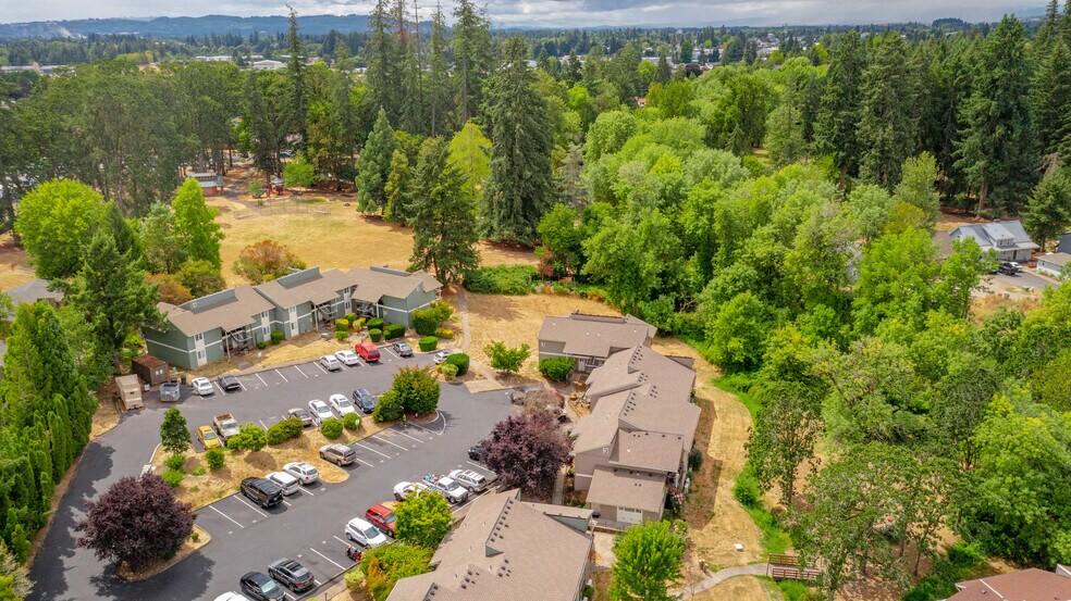 More Photos Of 2048 NE Highway 99W, McMinnville Apartments For Sale
