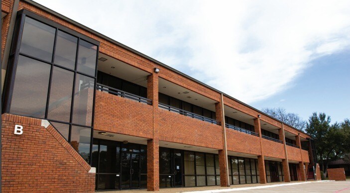 More Photos Of 8737 King George Dr, Dallas Office For Lease