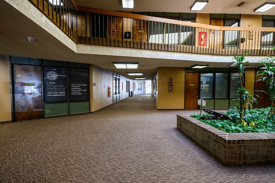 More Photos Of 9100 S Sepulveda Blvd, Los Angeles Office For Lease