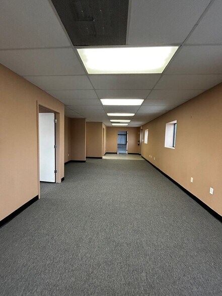More Photos Of 111 E McCarty Ln, San Marcos Warehouse For Lease