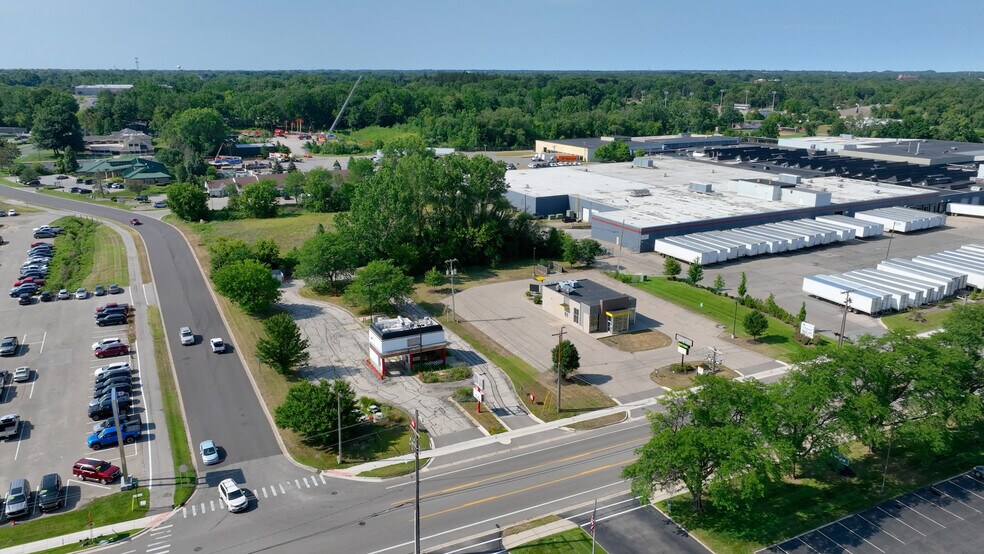 Primary Photo Of 554 E 8th St, Holland Fast Food For Sale