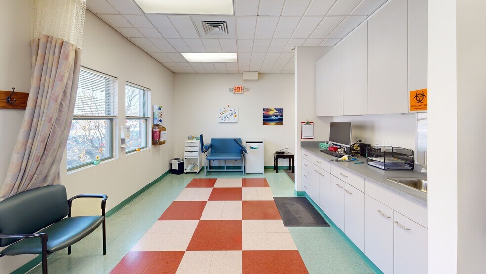 More Photos Of 775 S Main St, Manchester Medical For Lease