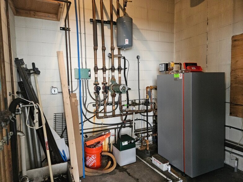 More Photos Of 10253 Pierce Rd, Freeland General Retail For Sale