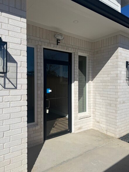 More Photos Of 18924 Kuykendahl Rd, Spring Office For Sale