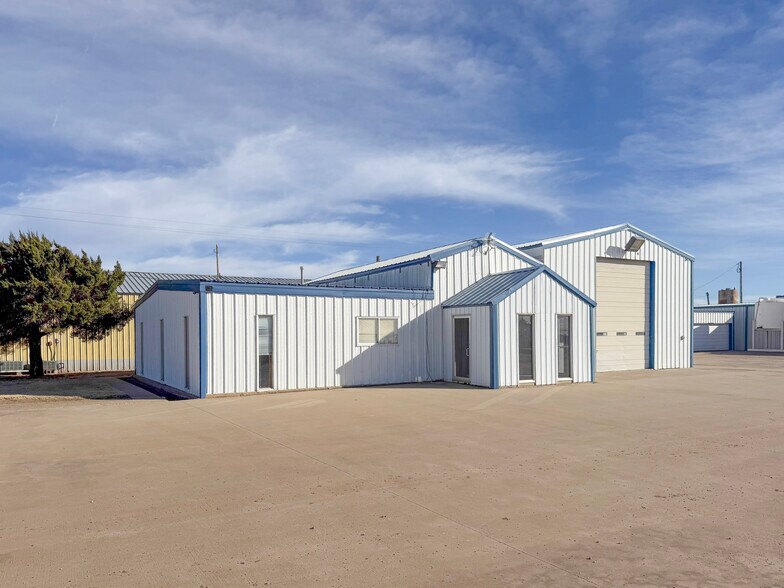 More Photos Of 11730 Highway 152, Pampa Warehouse For Sale