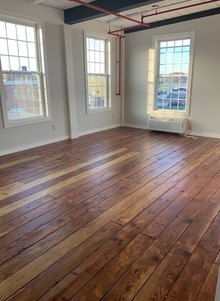 More Photos Of 372 Central Ave, Pawtucket Loft Creative Space For Lease