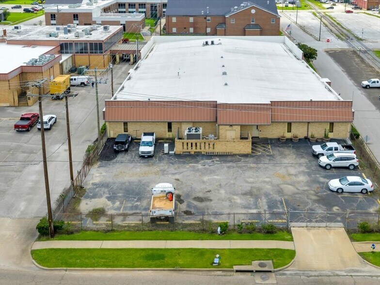 More Photos Of 321 N 1st St, Lufkin Office For Sale
