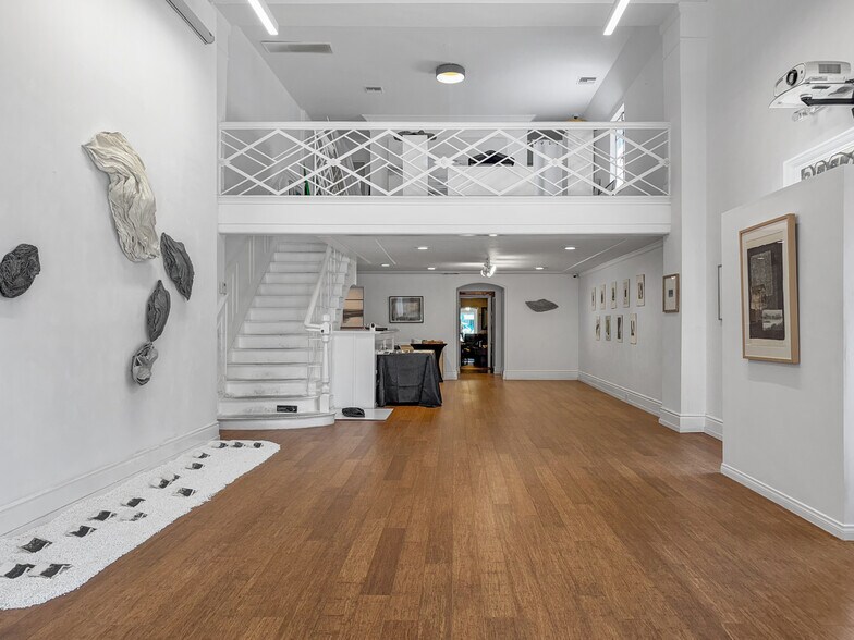 More Photos Of 8630-8634 Wilshire Blvd, Beverly Hills Storefront Retail Office For Lease