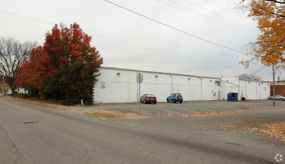 More Photos Of 626 5th St W, Huntington Bowling Alley For Sale