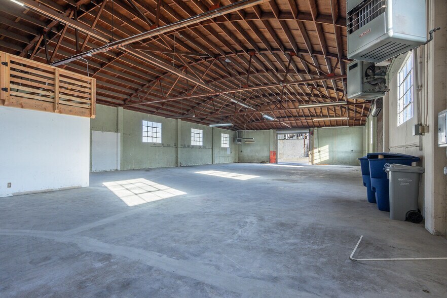 More Photos Of 320 Victory Ave, South San Francisco Warehouse For Lease