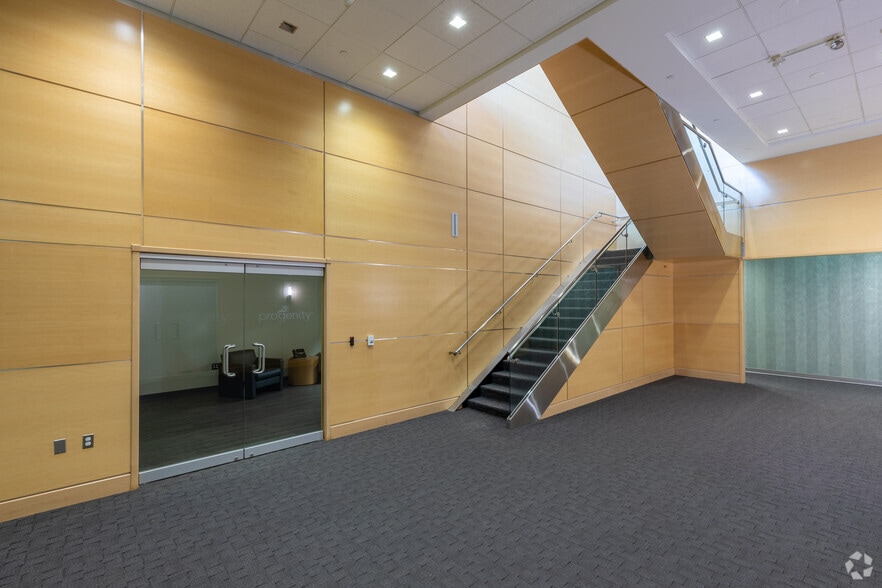 More Photos Of 5210 S State Rd, Ann Arbor Flex For Lease