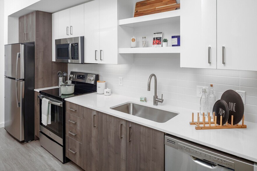 More Photos Of 11125 SE 21st St, Milwaukie Apartments For Lease