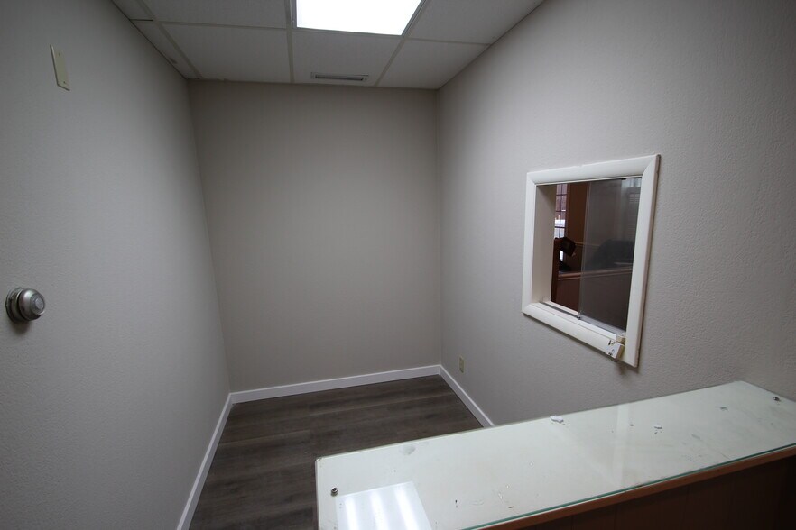 More Photos Of 799 N Court St, Medina Office For Lease