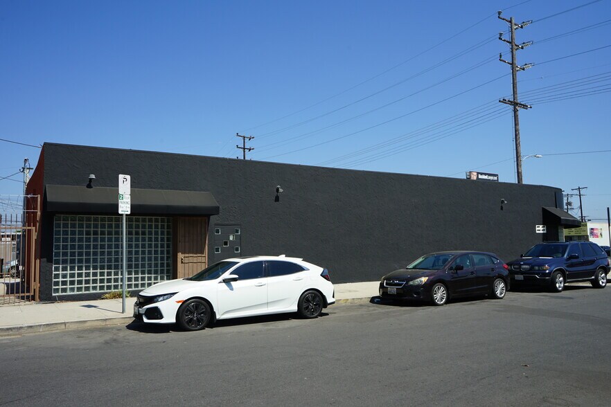 More Photos Of 10623 Burbank Blvd, North Hollywood Loft Creative Space For Sale
