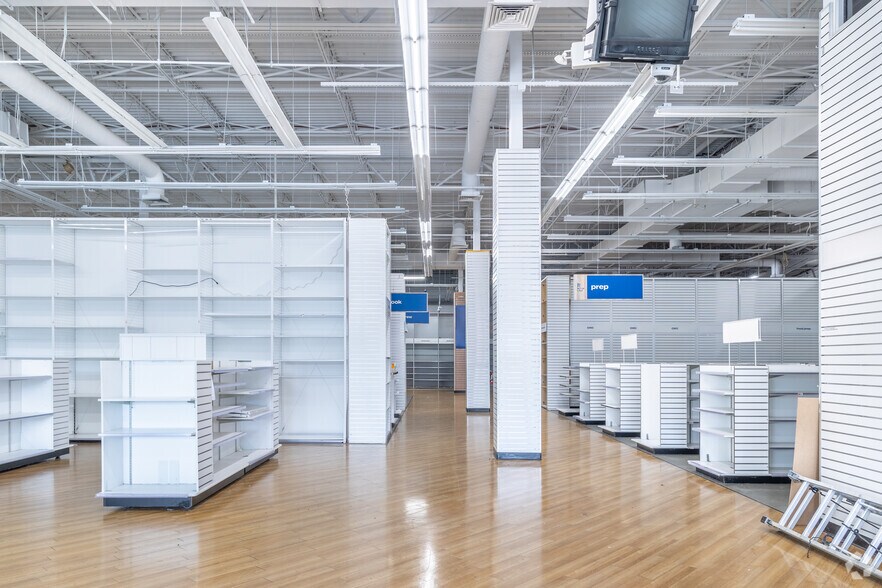 More Photos Of 1300-1500 S Washington St, North Attleboro Unknown For Lease