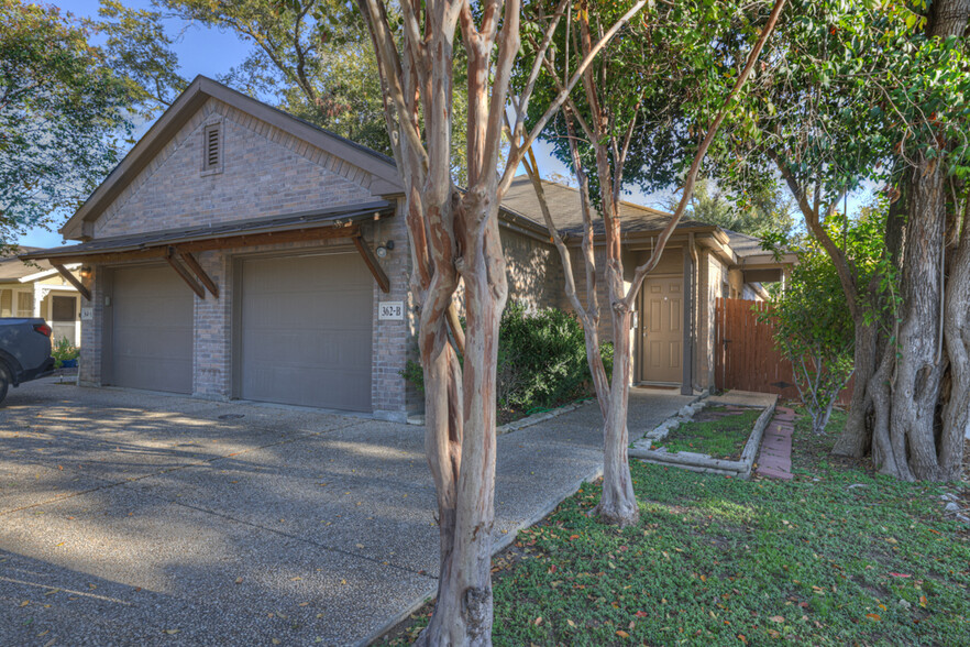 Primary Photo Of 362 E Faust St, New Braunfels Apartments For Sale