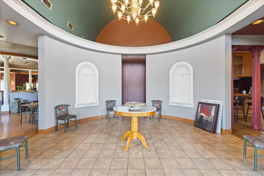 More Photos Of 1650 W Bakerview Rd, Bellingham Restaurant For Sale