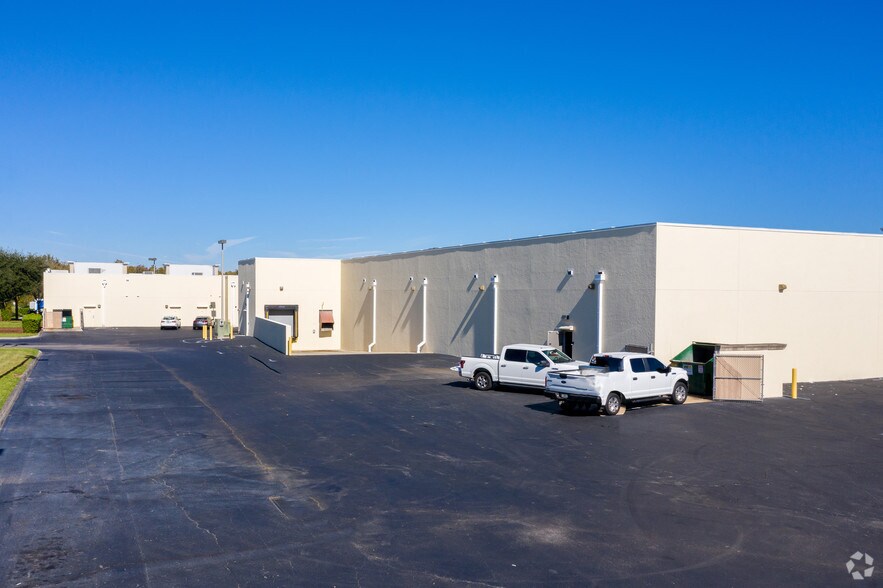 More Photos Of 3040 Dyer Blvd, Kissimmee Unknown For Lease