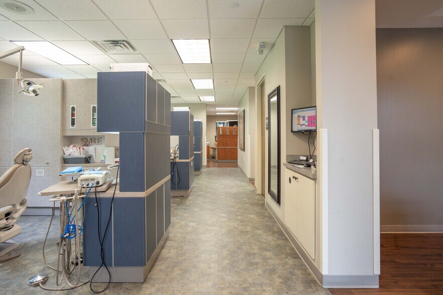 More Photos Of 1941 S Germantown Rd, Germantown Medical For Lease