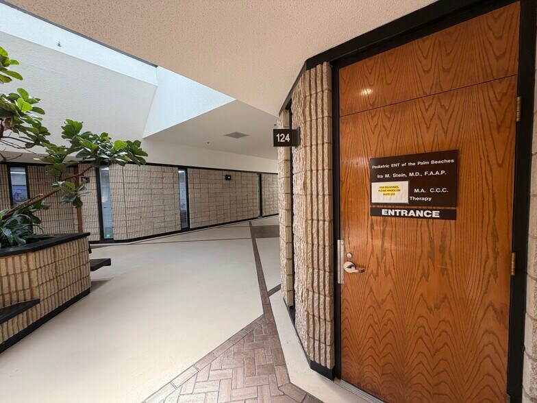 More Photos Of 13005 Southern Blvd, Loxahatchee Medical For Sale