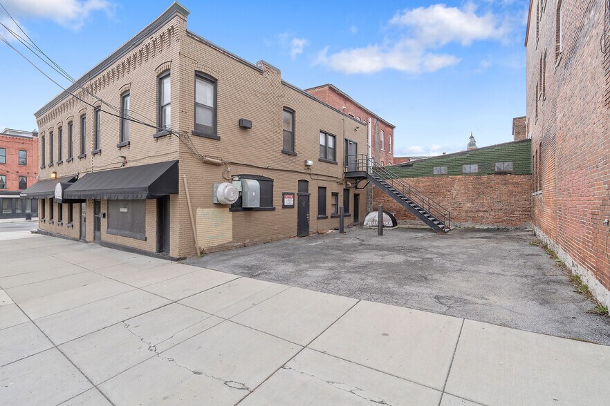 More Photos Of 700 N Salina St, Syracuse Restaurant For Sale