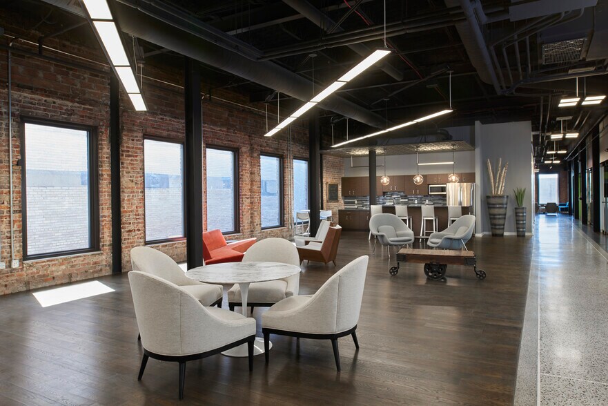 More Photos Of 601 S Saginaw St, Flint Office For Lease