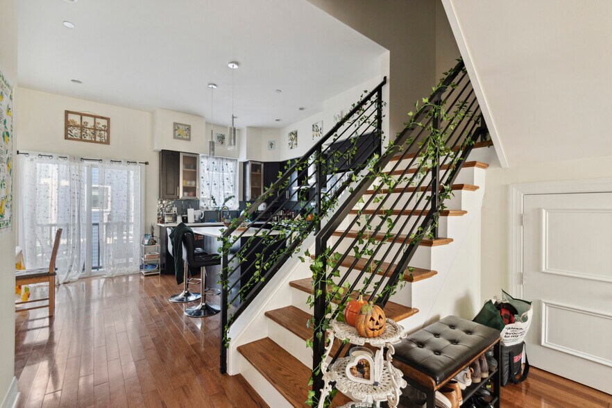 More Photos Of 1860 Frankford Ave, Philadelphia Storefront Retail Residential For Sale