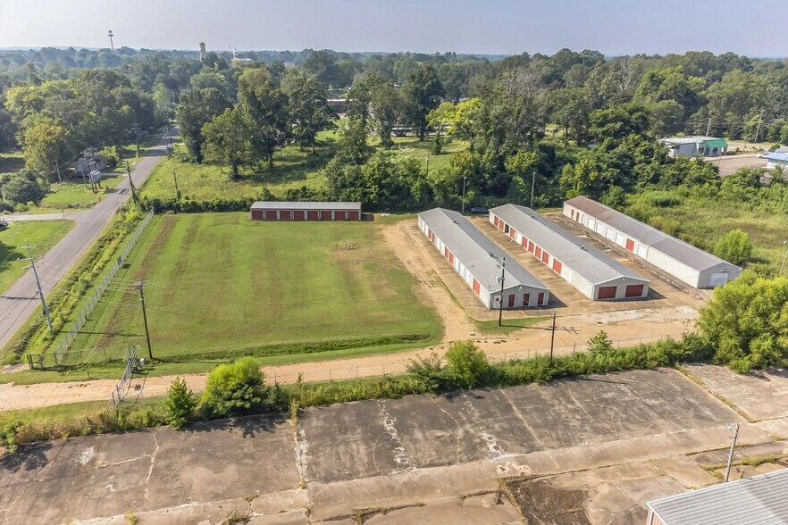 More Photos Of 675 N Jefferson St, Houston Self Storage For Sale