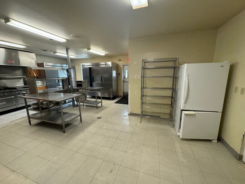 More Photos Of 725 Gibralter St, Norfolk Flex For Sale