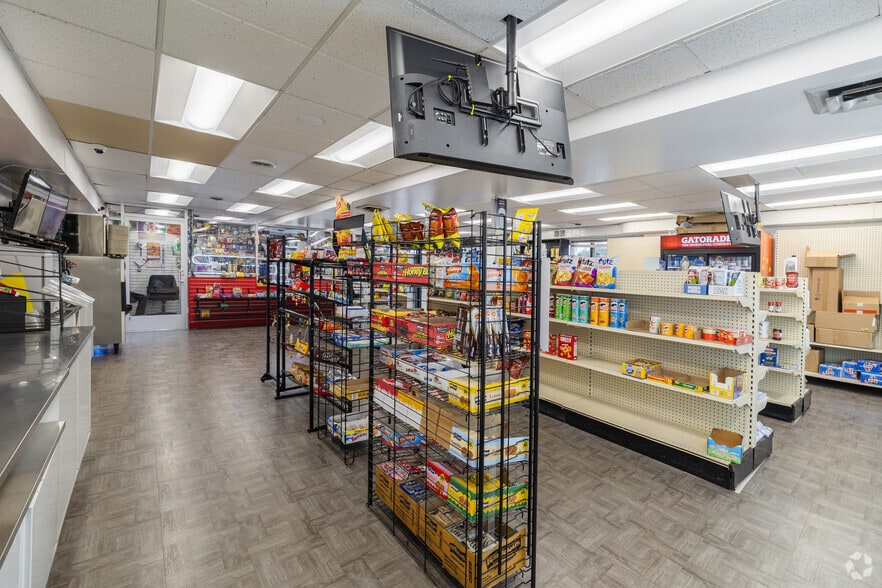 More Photos Of 201 Hanover Pike, Hampstead Service Station For Sale