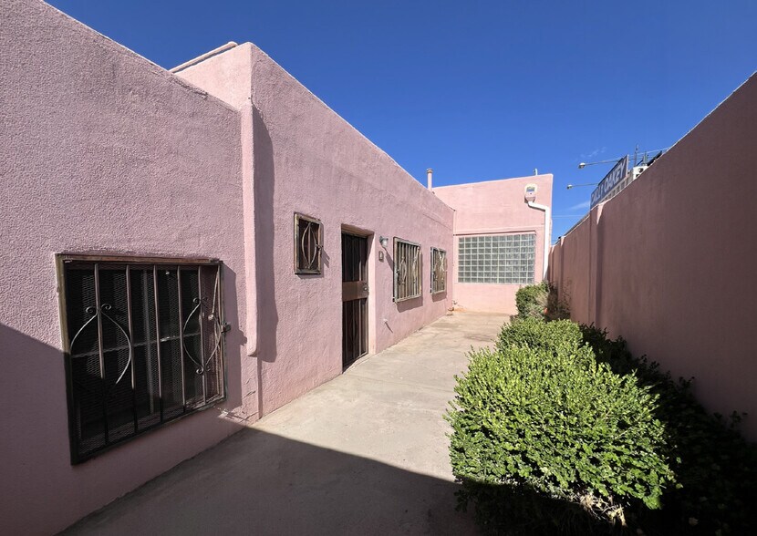 More Photos Of 4019 4th St NW, Albuquerque Freestanding For Sale