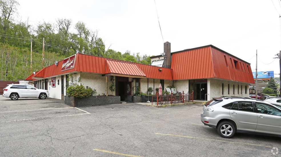 Primary Photo Of 2660 Library Rd, Pittsburgh Restaurant For Lease