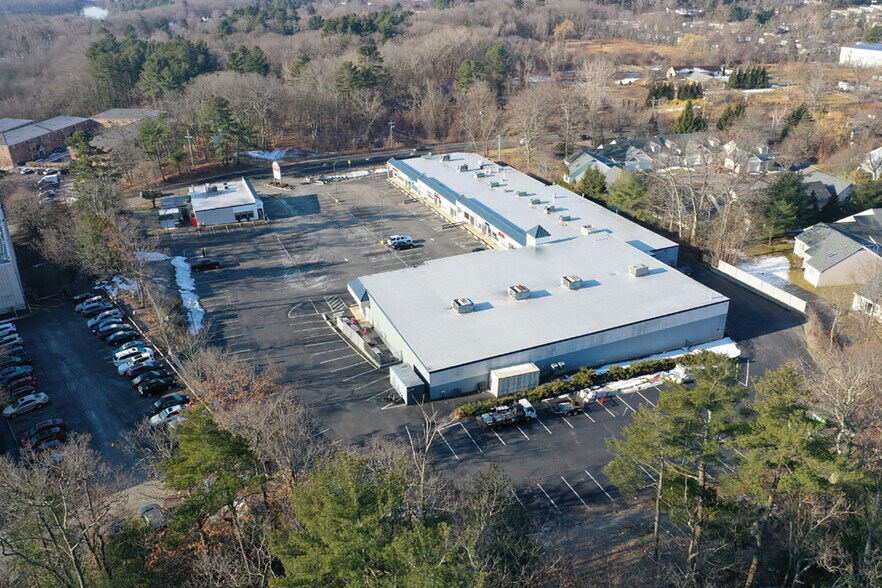 More Photos Of 416 Boston Post Rd E, Marlborough Storefront For Lease