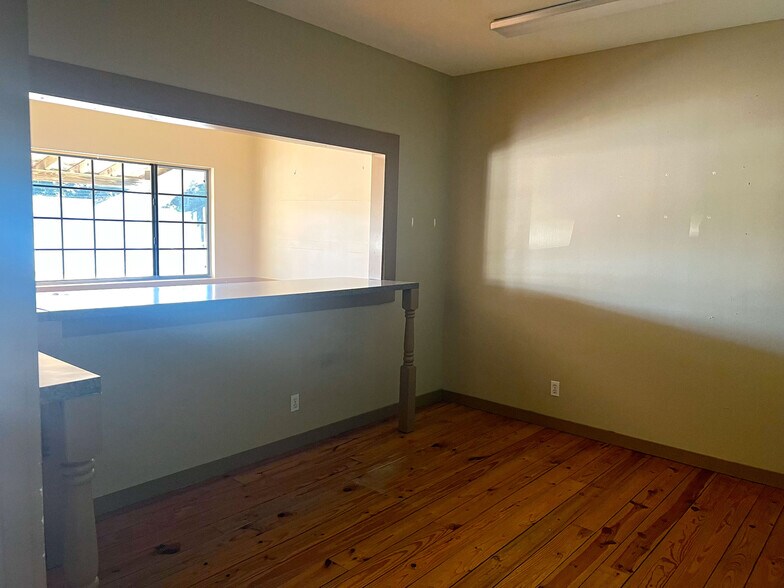 More Photos Of 1642 FM 2673, Canyon Lake Storefront Retail Office For Lease